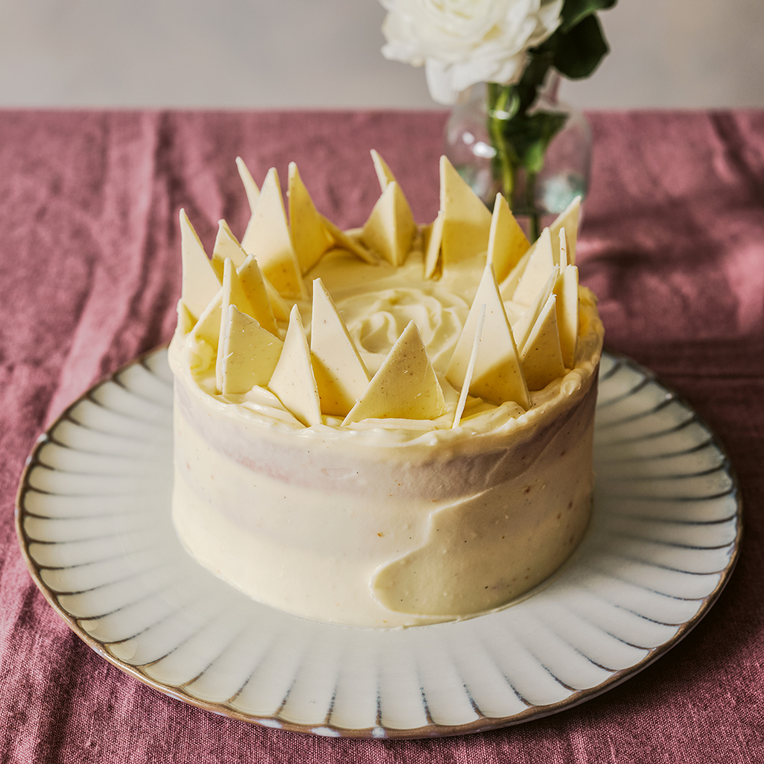 FR323 White Chocolate Layer Cake 1080 2 - Freee Foods