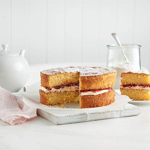 recipes/Freee Cake/600_FREEE_Delicious-Gluten-Free-Victoria-Sponge.jpg