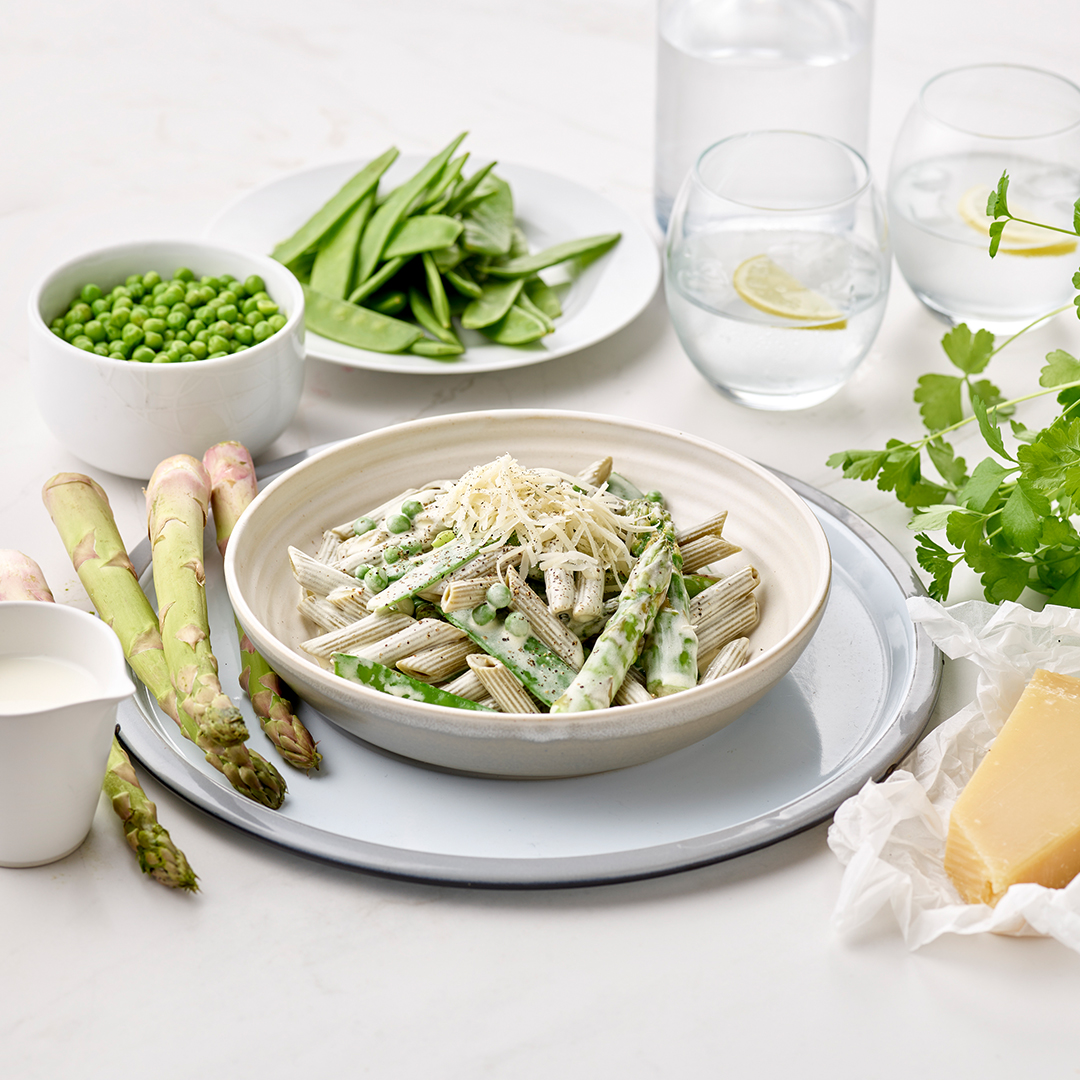 FR209-Gluten-Free-Green-Pea-Penne-with-Asparagus-Mangetout-and-Cream-1080.jpg