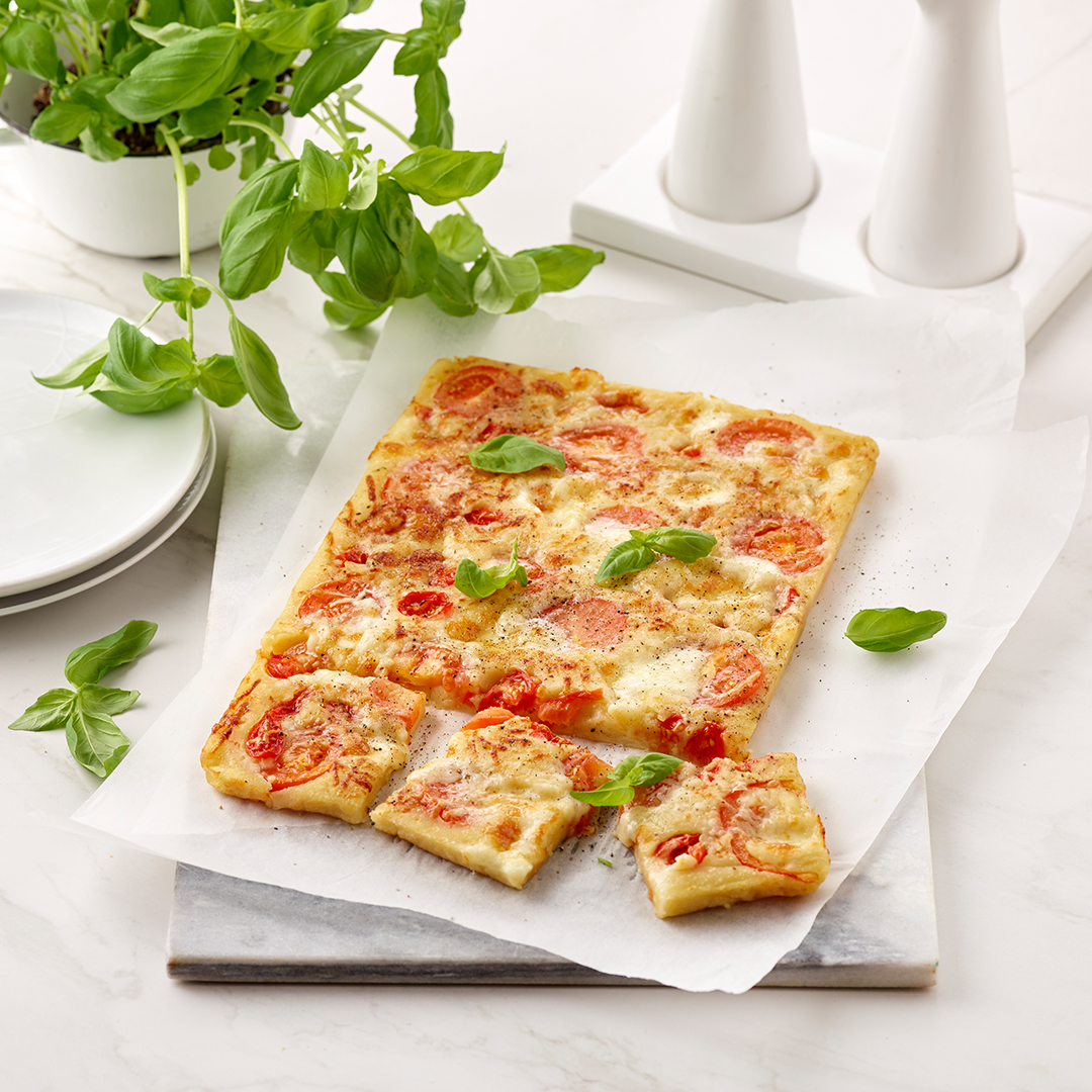 FR264_Gluten-Free-Tomato-Basil-and-Mozarella-Pizza-1080.jpg
