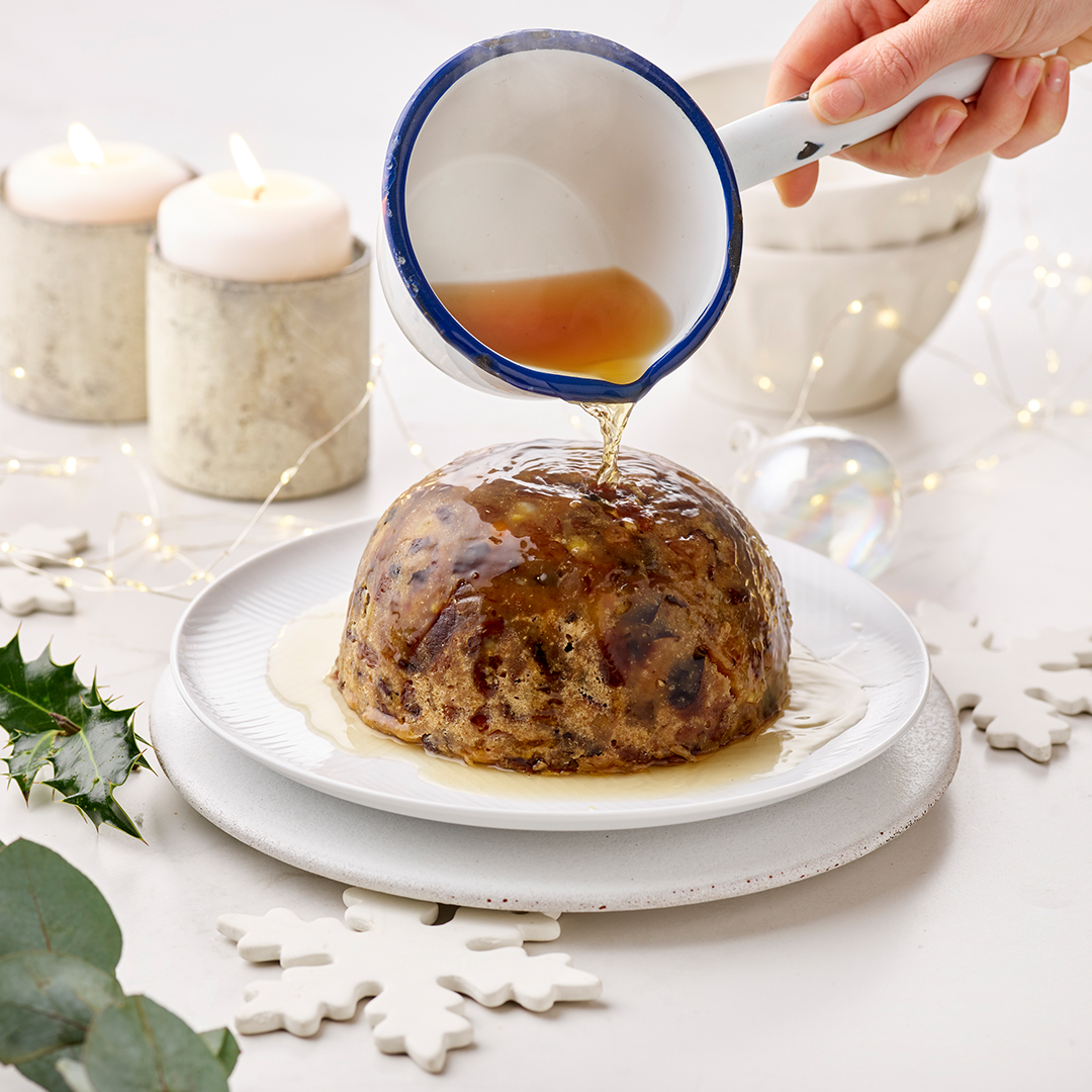 FR310-How-to-Flame-a-Gluten-Free-Christmas-Pudding-1080.jpg