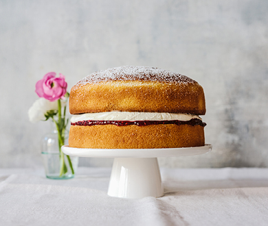 FREEE Gluten Free Victoria Sponge Cake